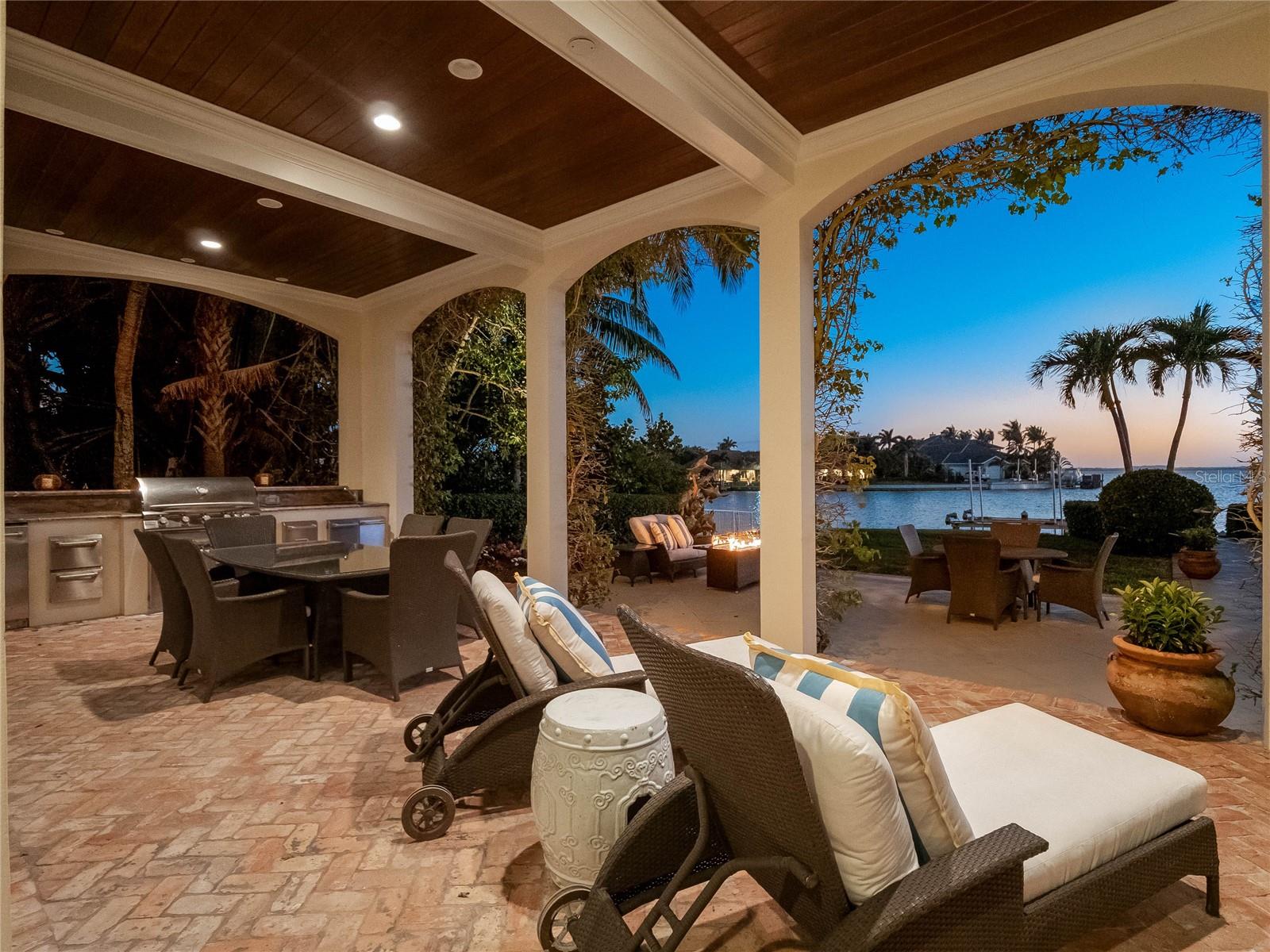 THE MOORINGS - Residential