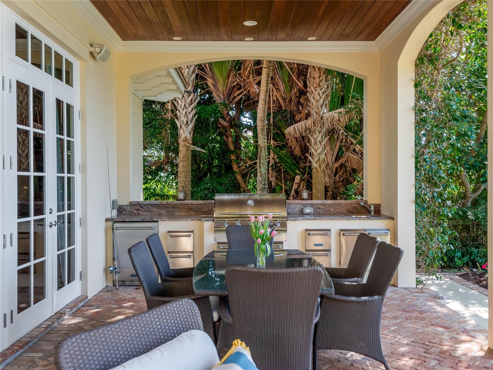 THE MOORINGS - Residential