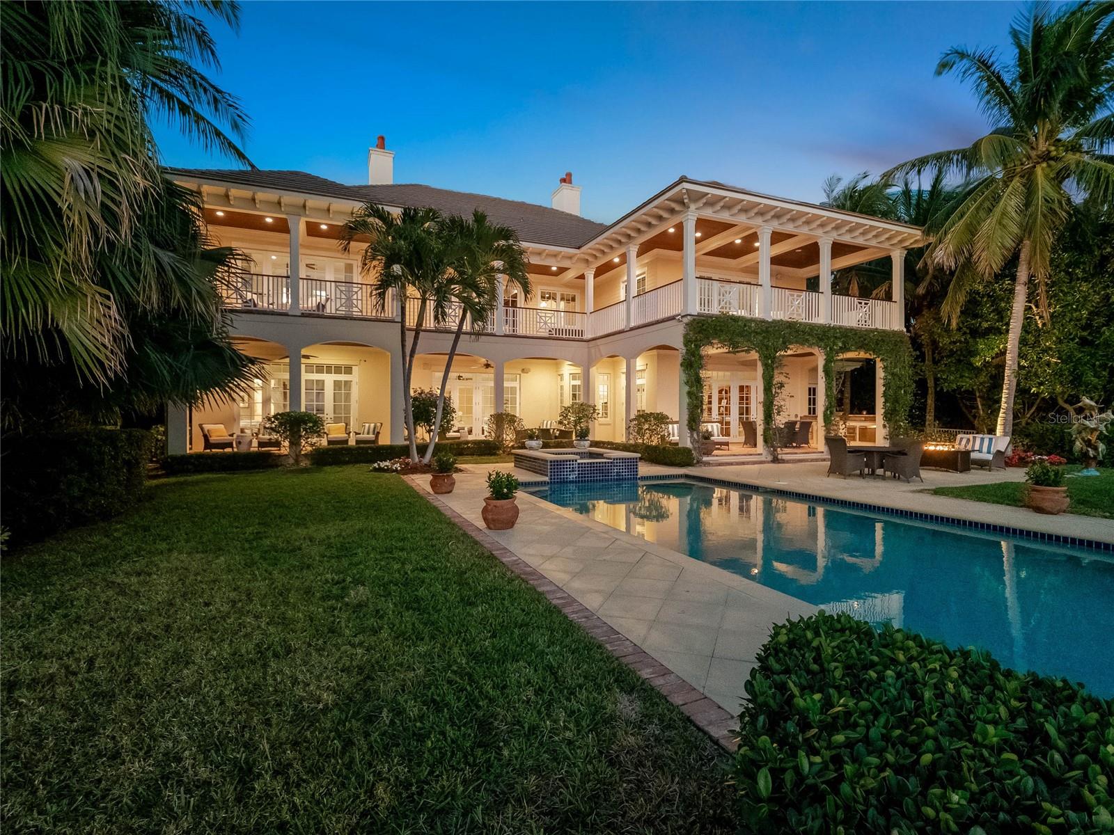 THE MOORINGS - Residential