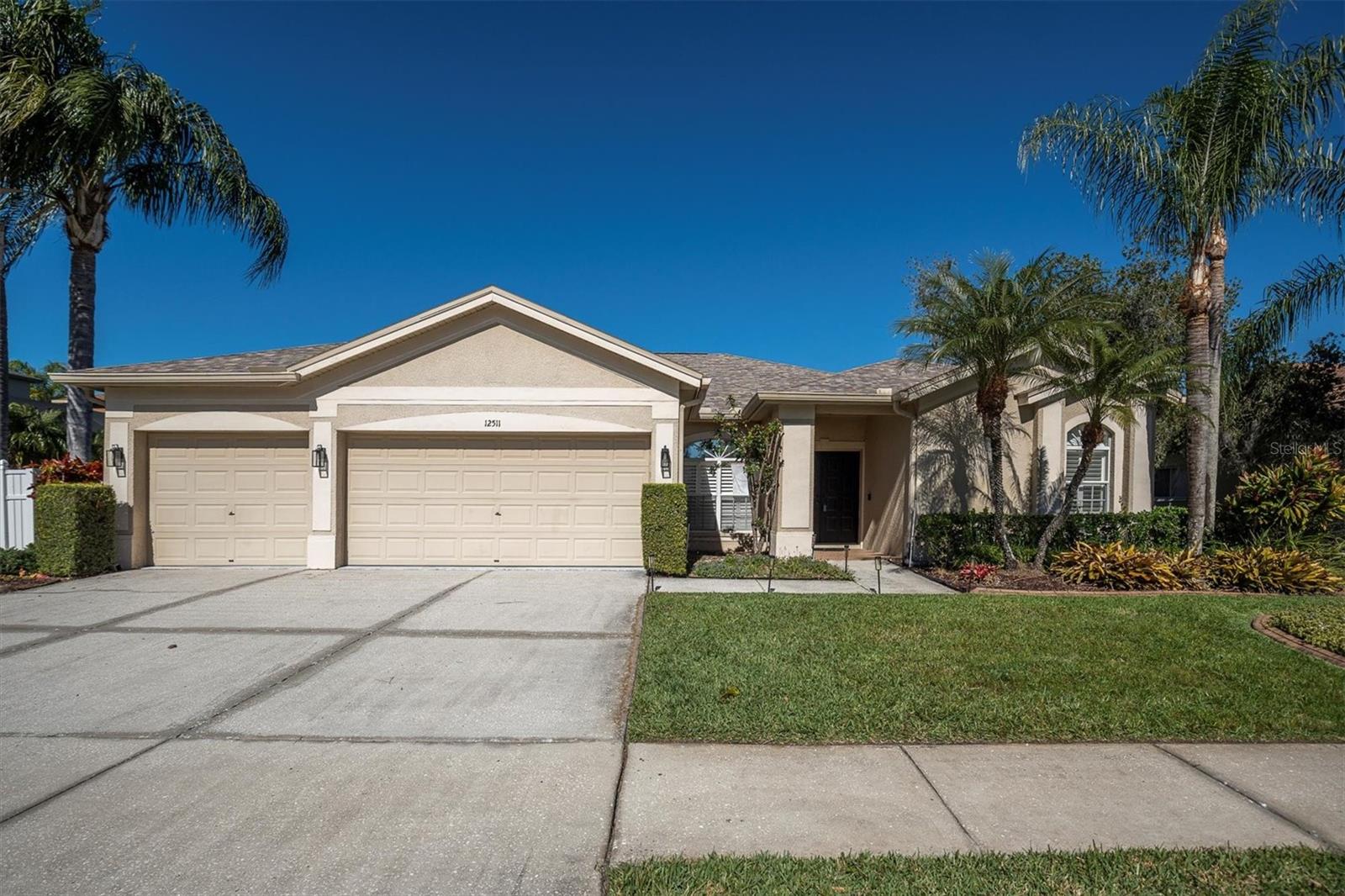 WINDSOR PARK AT THE EAGLES-FI - Residential