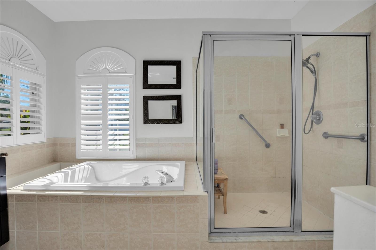 WINDSOR PARK AT THE EAGLES-FI - Residential