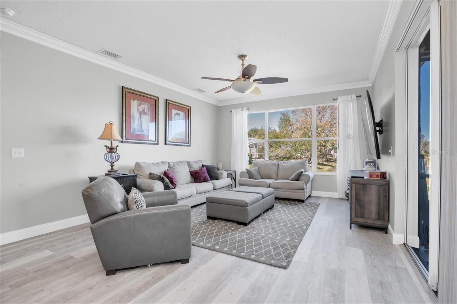 WINDSOR PARK AT THE EAGLES-FI - Residential