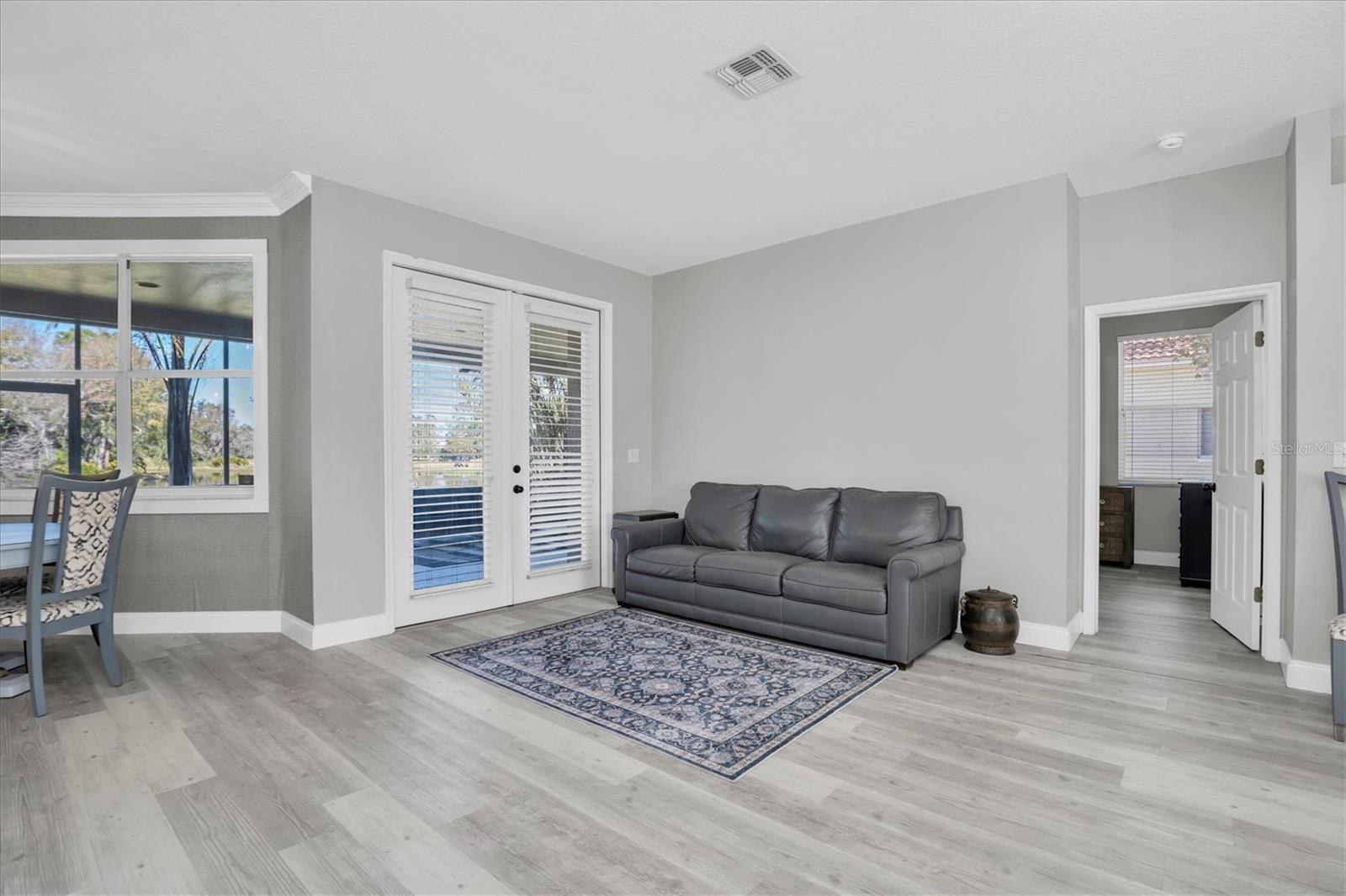 WINDSOR PARK AT THE EAGLES-FI - Residential