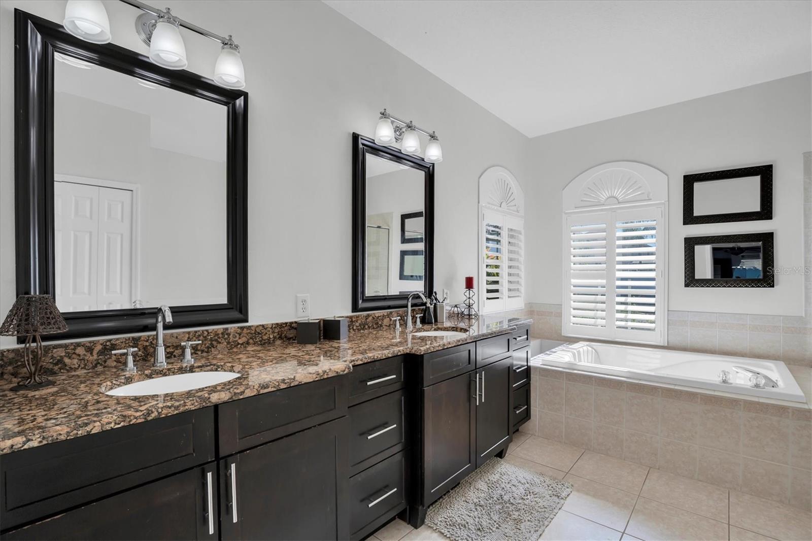 WINDSOR PARK AT THE EAGLES-FI - Residential