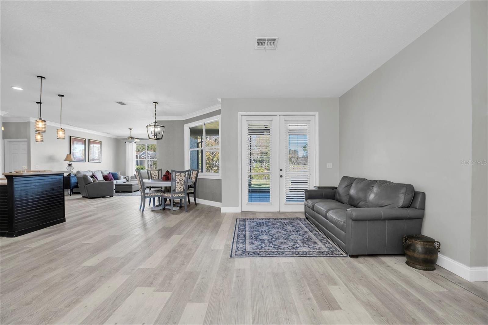 WINDSOR PARK AT THE EAGLES-FI - Residential