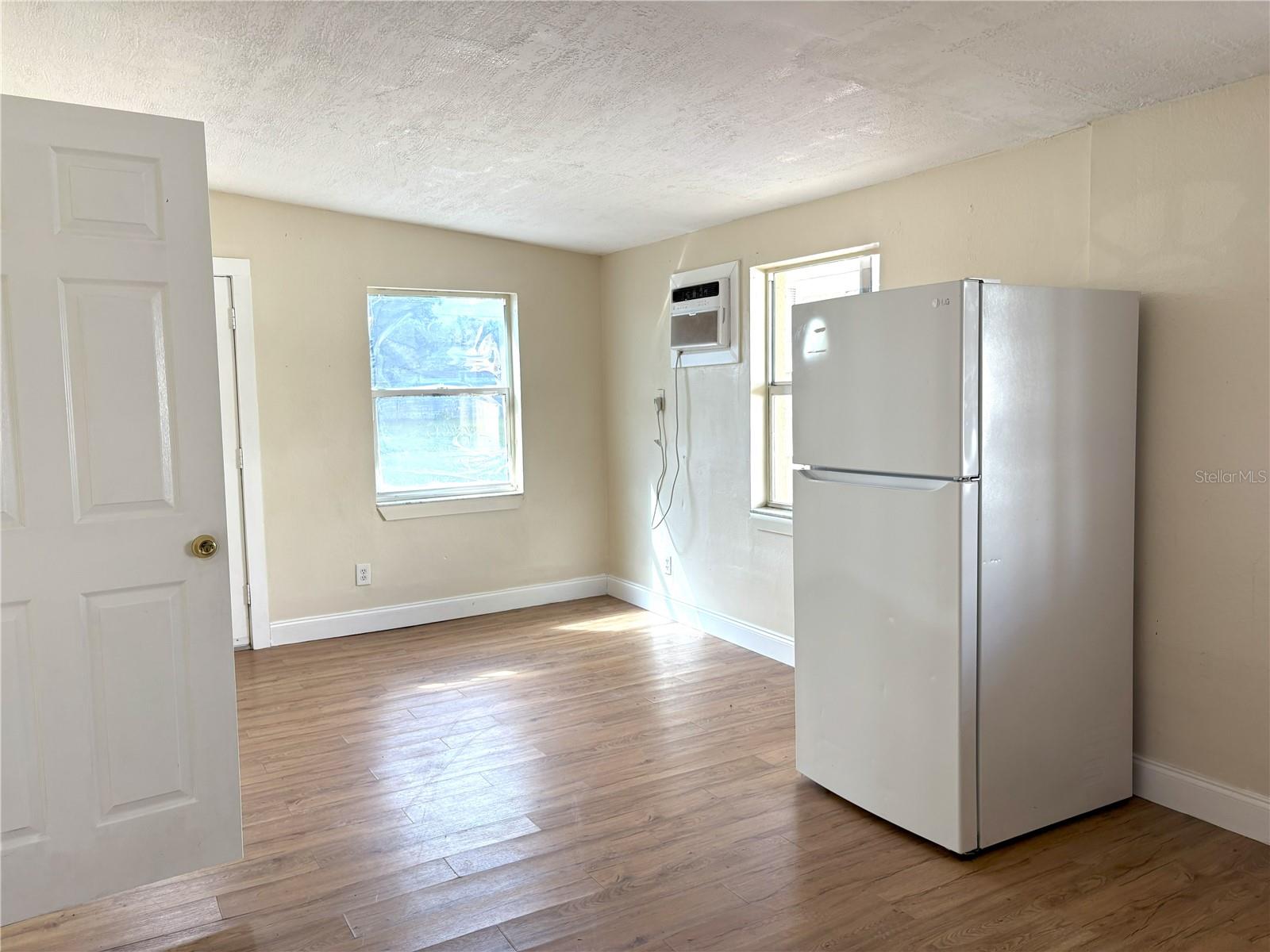 WEST PARK ESTATES UNIT 3 RE - Residential Lease