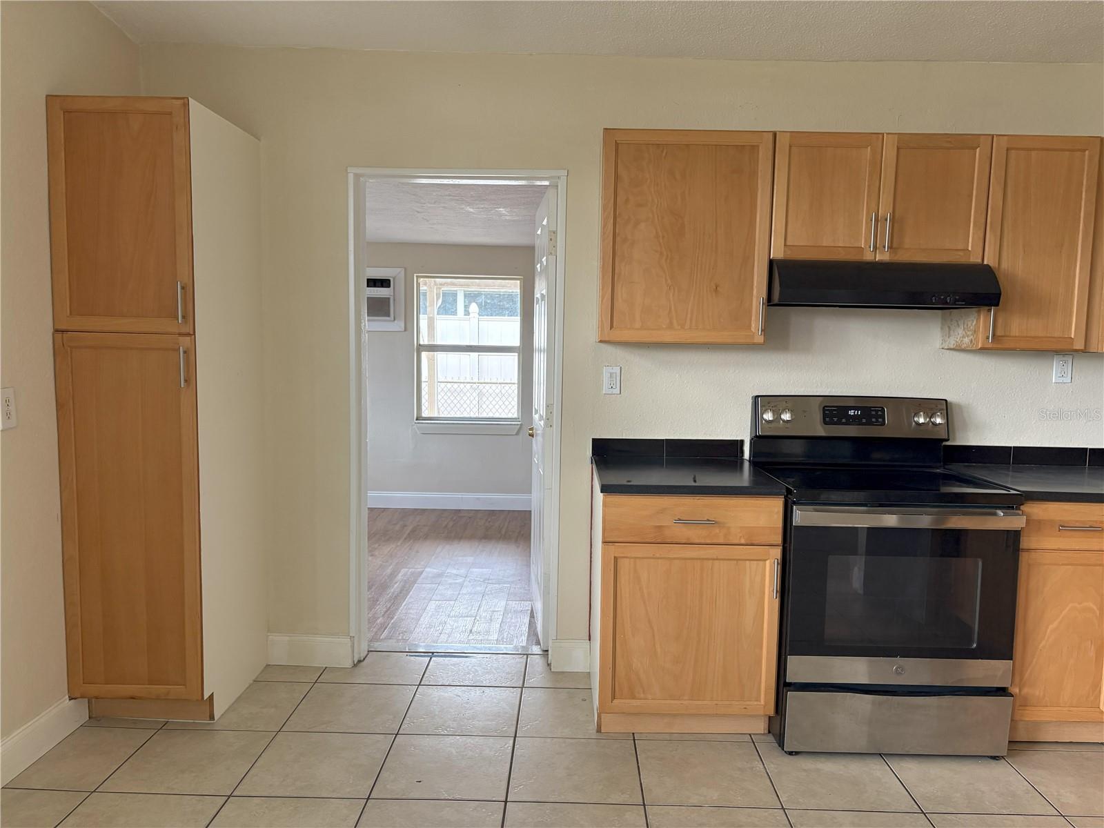 WEST PARK ESTATES UNIT 3 RE - Residential Lease