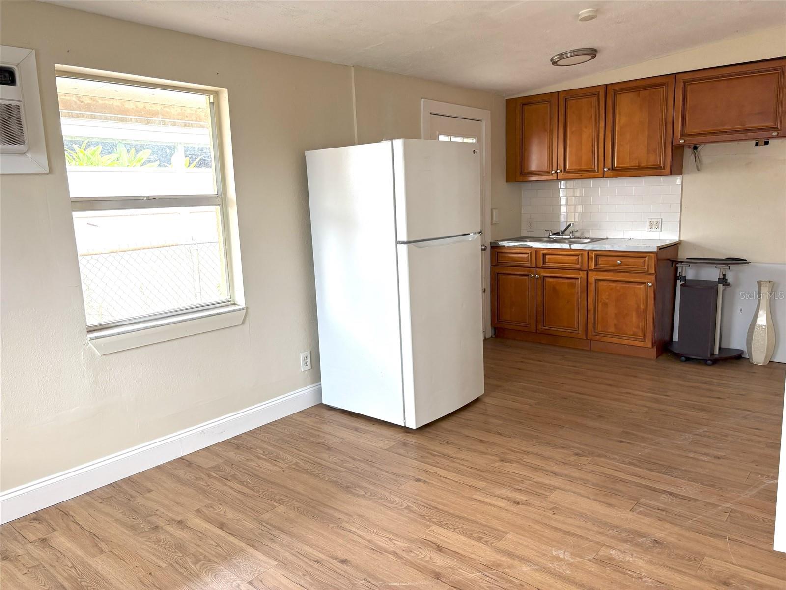 WEST PARK ESTATES UNIT 3 RE - Residential Lease