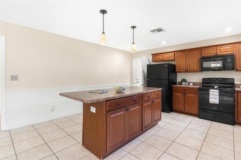 Tiny photo for 229 W Mcclendon Street, Lady Lake, FL 32159 (MLS # G5104991)