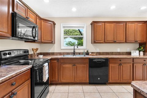 Tiny photo for 229 W Mcclendon Street, Lady Lake, FL 32159 (MLS # G5104991)