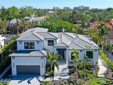 A home in LONGBOAT KEY