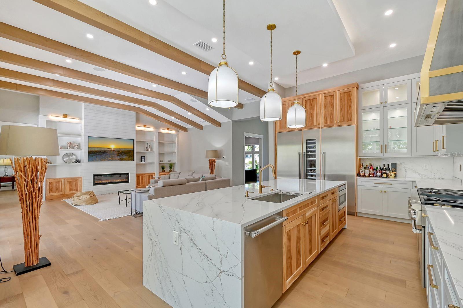 BAY ISLES - Residential