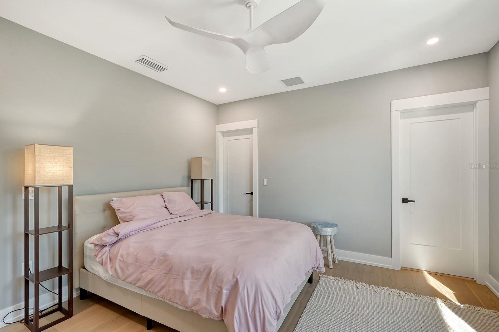 BAY ISLES - Residential