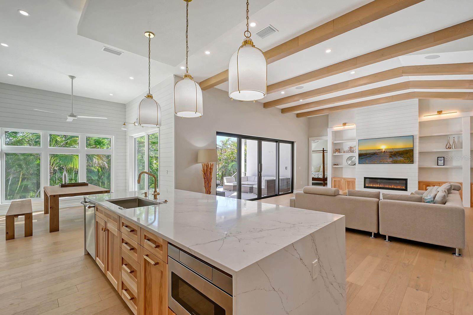 BAY ISLES - Residential