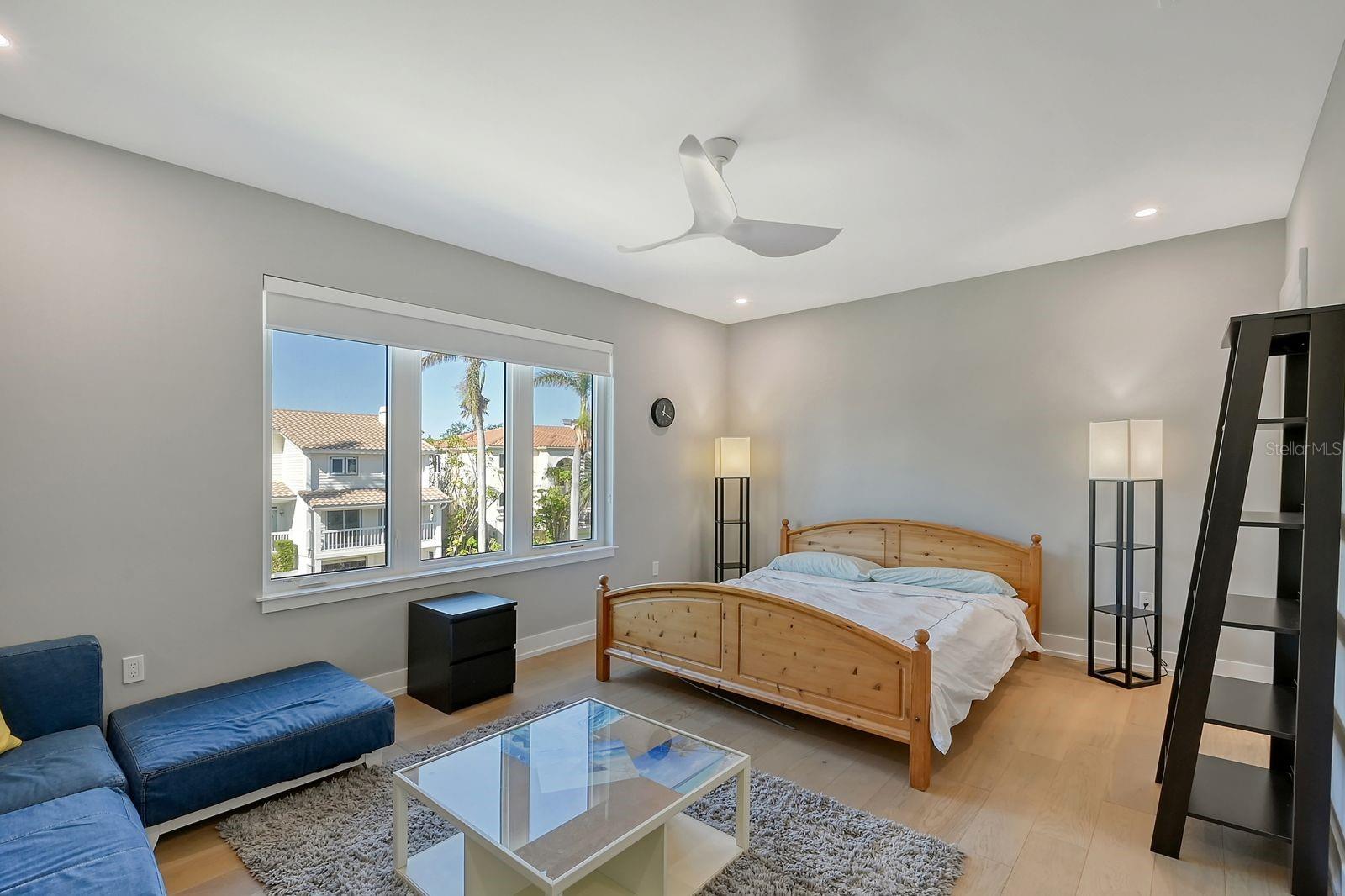 BAY ISLES - Residential