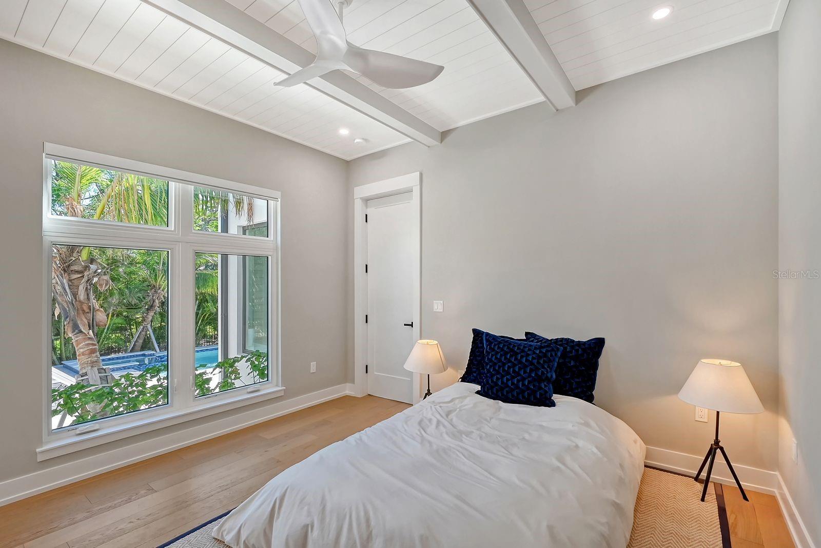 BAY ISLES - Residential