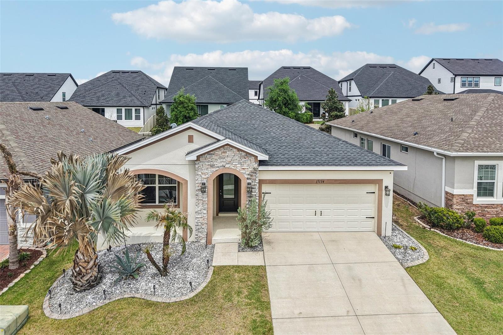 JOHNS LAKE LNDG PH 4 - Residential