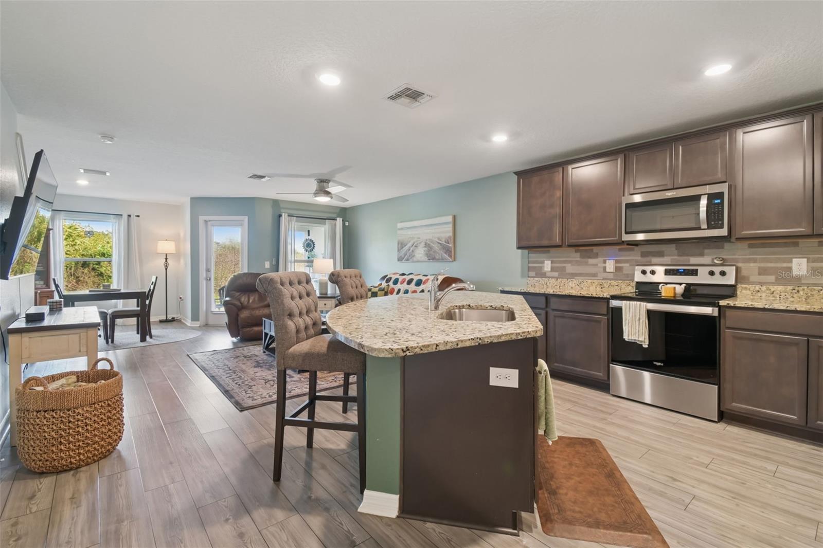 MADISON VILLAGE TWNHMS - Residential