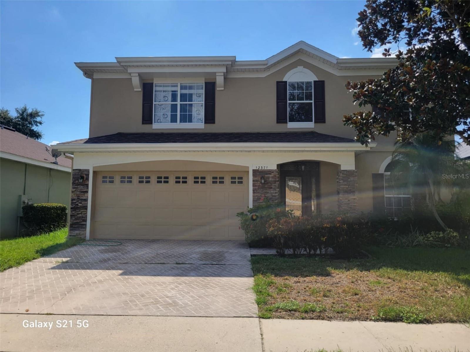 Welcome to this spacious 2-story, 5-bedroom, 3-bath home ideally situated in the desirable Falcon Trace neighborhood of Orlando. Boasting approximately 2,600 – 2,800 sq ft of living space, this home features a thoughtful split-bedroom floorplan, an eat-in kitchen, family room, inside utility room, and plenty of storage.
Enjoy Florida living to the fullest with your private pool—perfect for relaxation or entertaining! The home offers a 2-car attached garage, central heating and cooling, tile and carpet flooring, and high-speed internet availability. There’s also a convenient downstairs bedroom, ideal for flexible living arrangements.
Falcon Trace offers an excellent location with Endeavor Elementary School rated 9+. This move-in ready home includes essential appliances: dishwasher, range/oven, microwave, refrigerator, washer, and dryer.