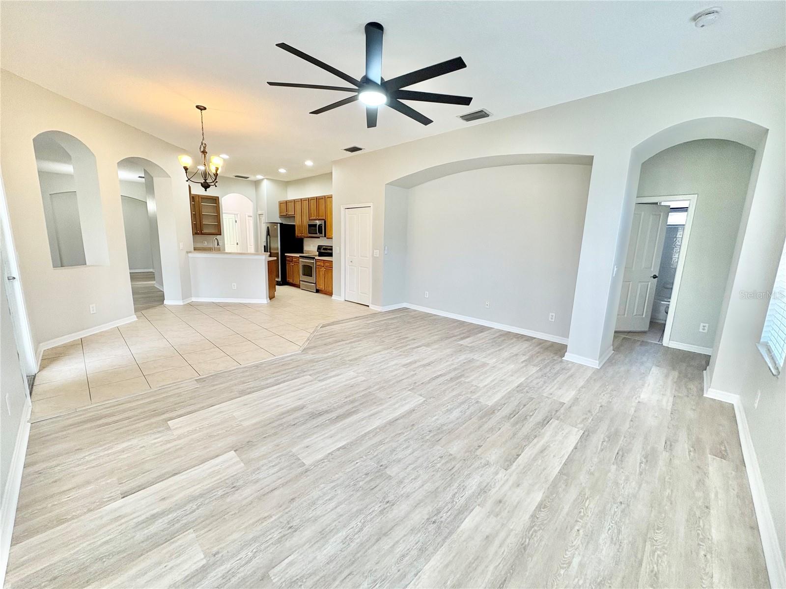 ANCIENT OAKS UNIT ONE - Residential Lease