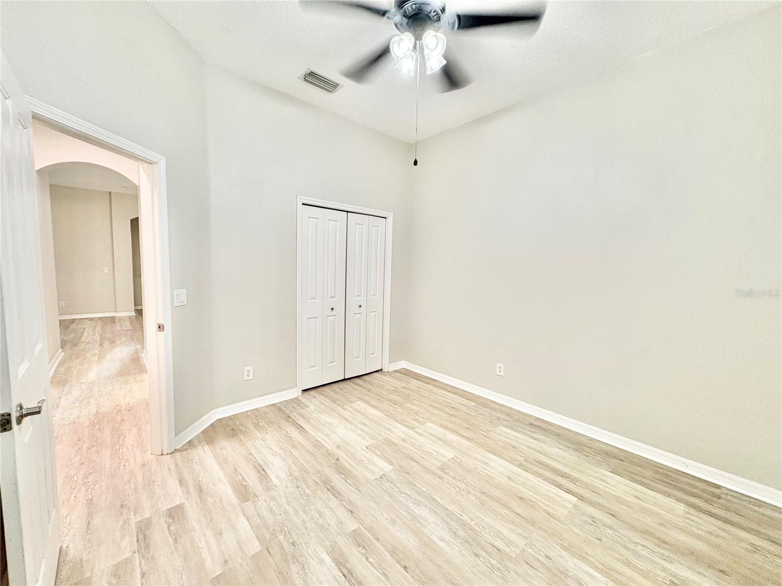 ANCIENT OAKS UNIT ONE - Residential Lease