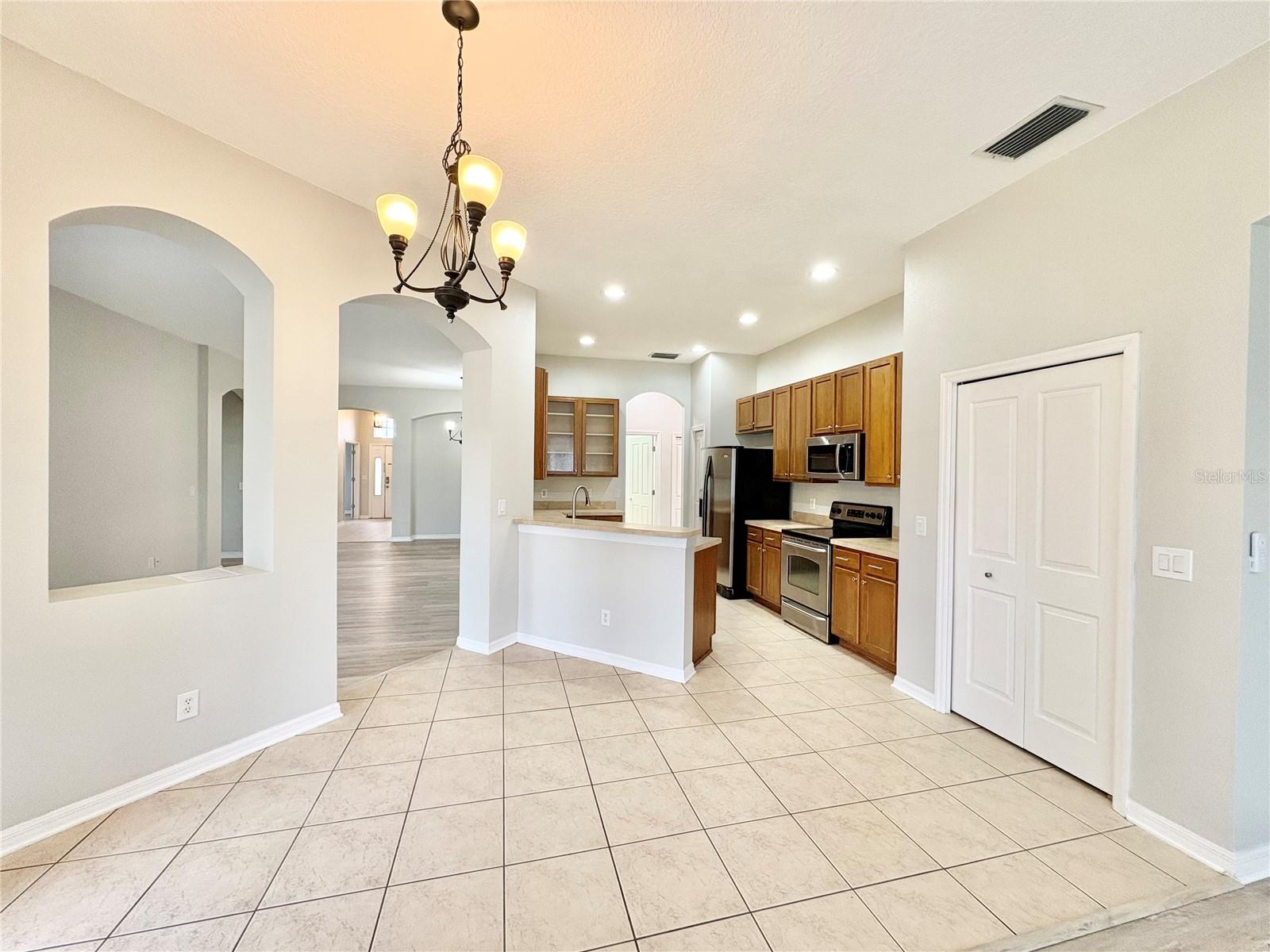 ANCIENT OAKS UNIT ONE - Residential Lease