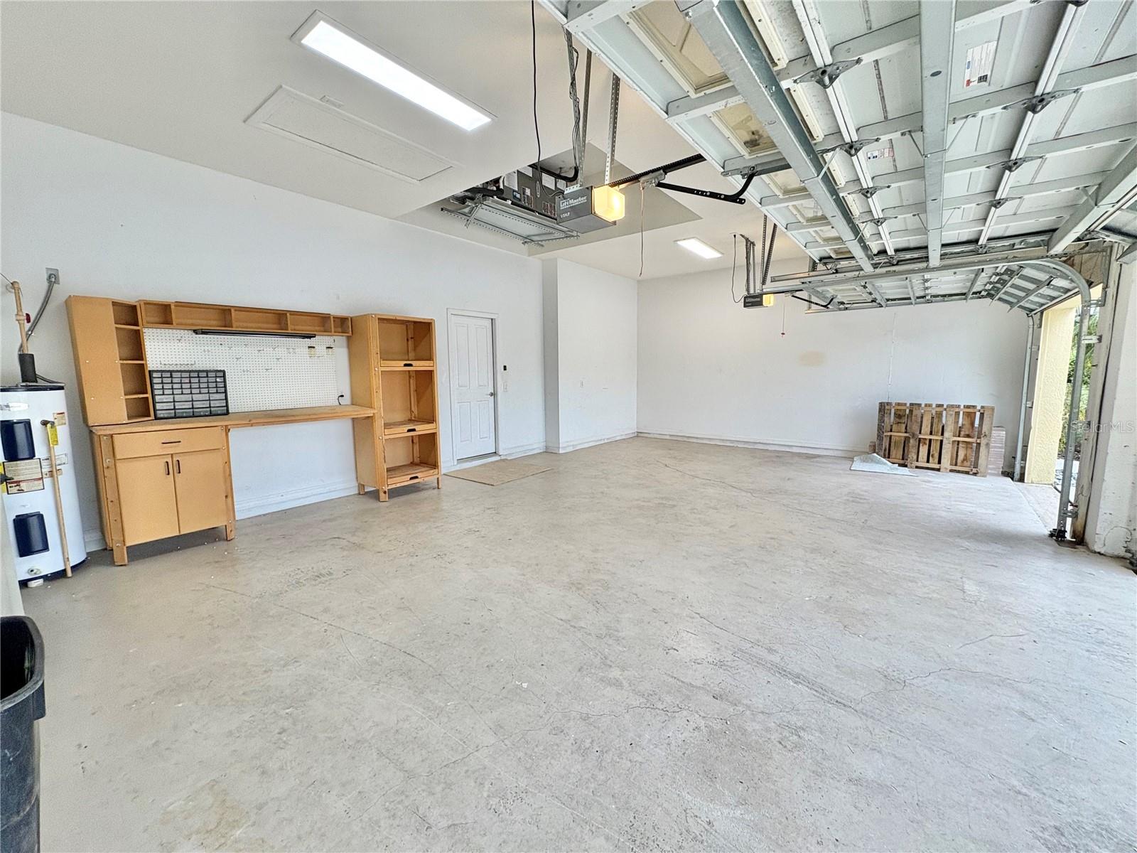 ANCIENT OAKS UNIT ONE - Residential Lease