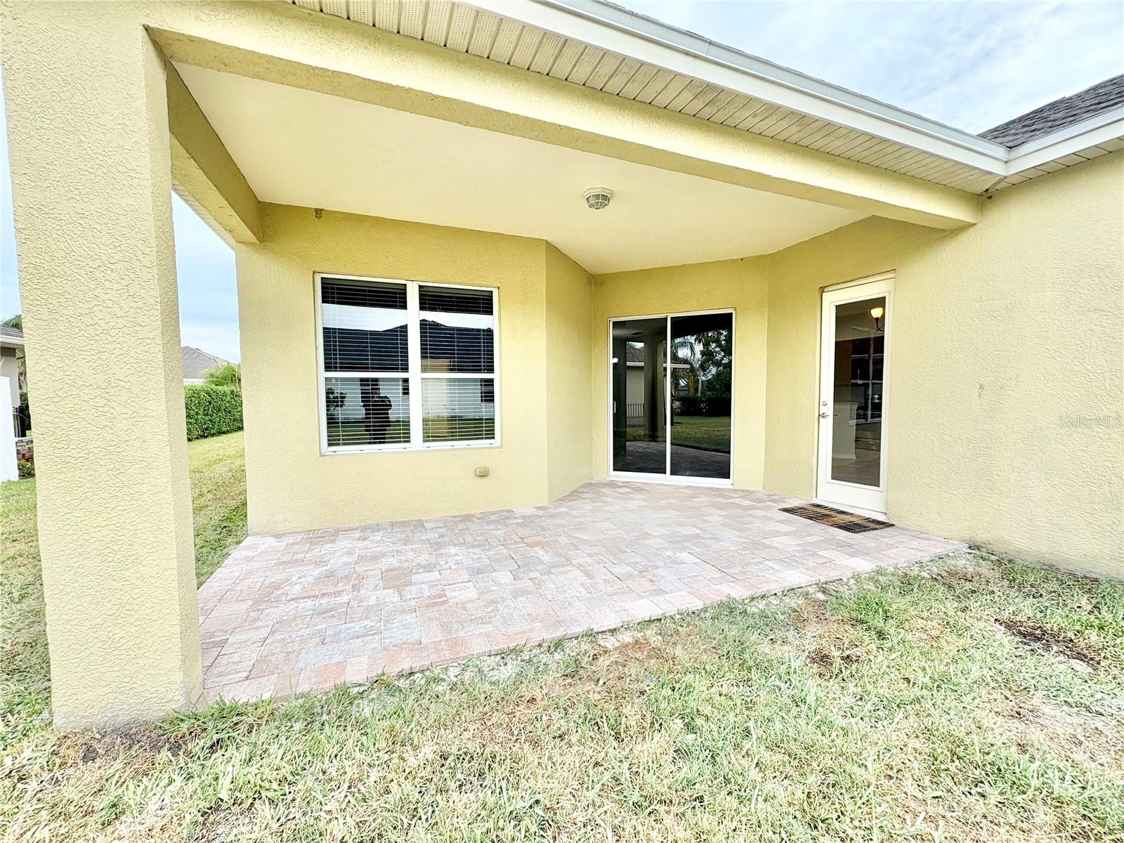 ANCIENT OAKS UNIT ONE - Residential Lease