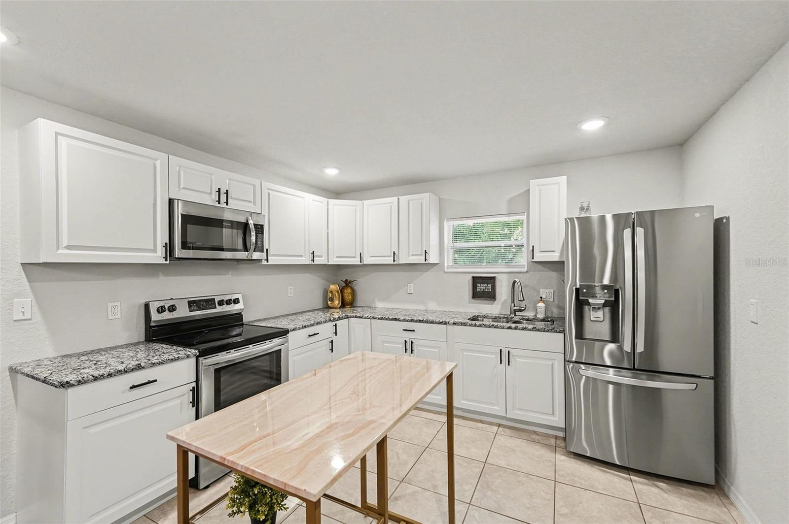 SHADOW LAWN - Residential