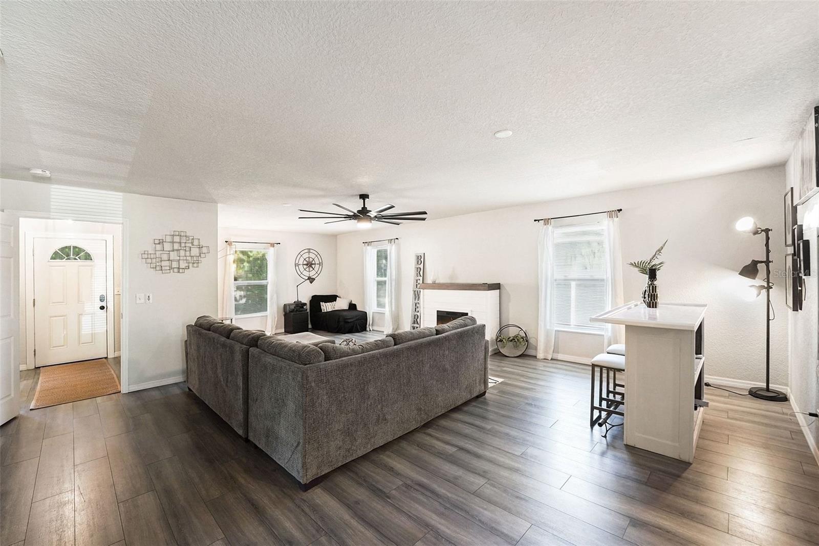 SHADOW LAWN - Residential