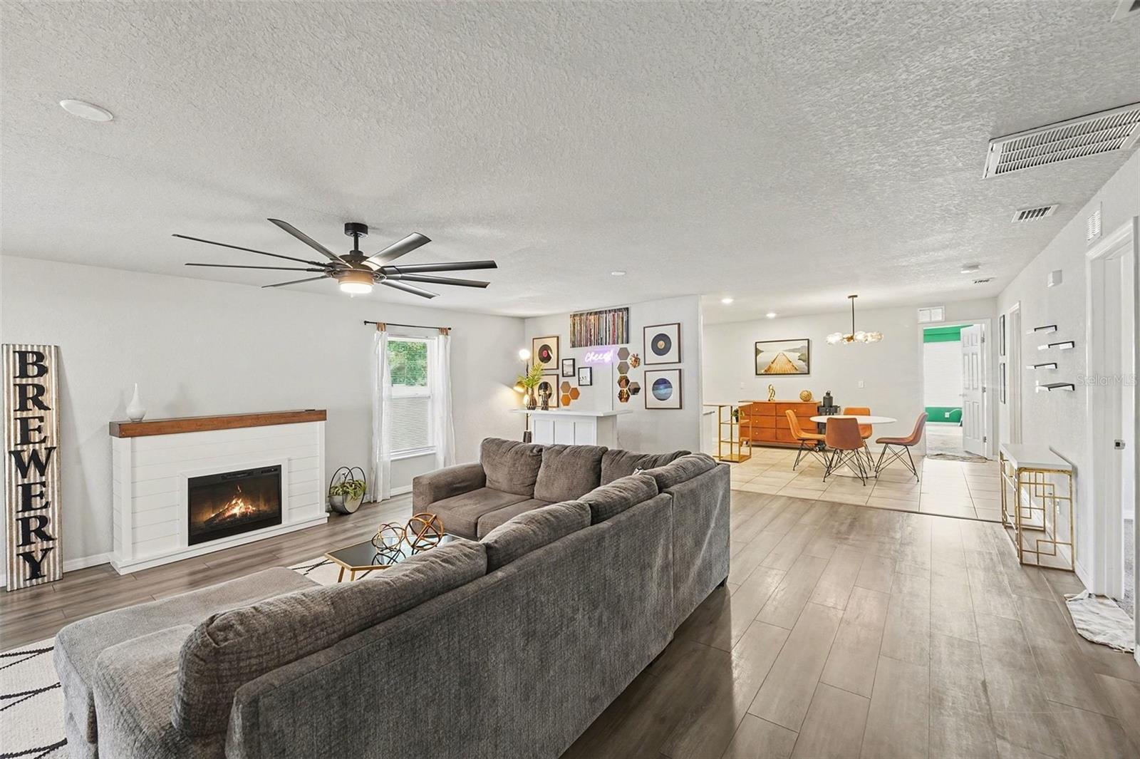 SHADOW LAWN - Residential