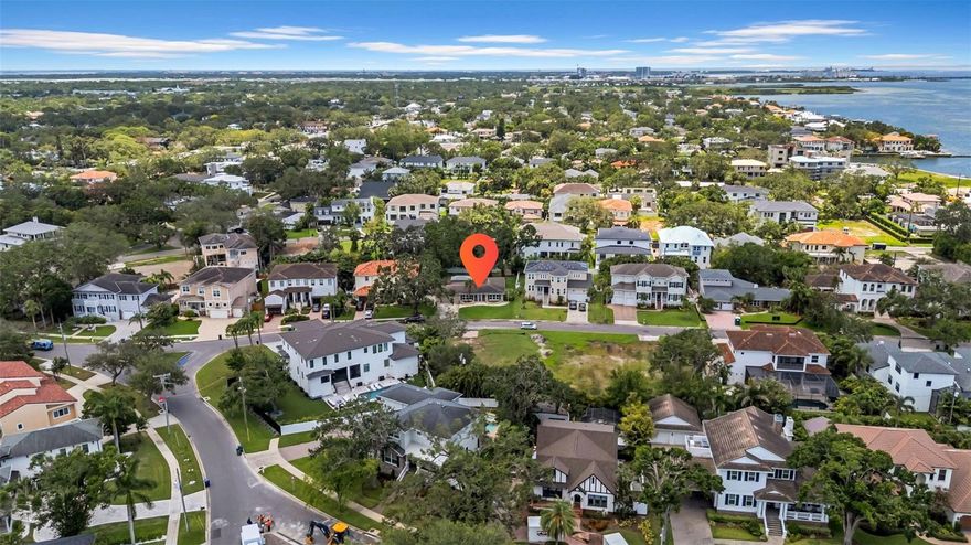 Prime opportunity to build in Sunset Park, one of South Tampa’s most sought-after waterfront
communities. This oversized 78 x 135 (.24-acre) lot is surrounded by luxury new construction
and located in the Plant High School district.
Minutes from Tampa Bay, top dining, Westshore Marina District, TIA, Hospitals, Sports
Facilities, world class shopping, Westshore Business District, and Downtown. Existing home is
being sold as-is for tear-down — the value is in the land.
Ideal for a custom luxury build in a premier coastal neighborhood.