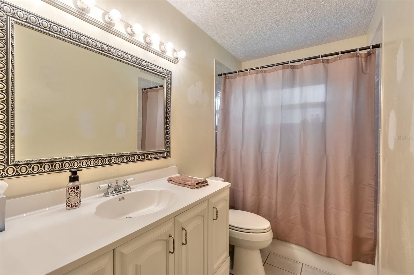 Florida Shores 01 - Residential