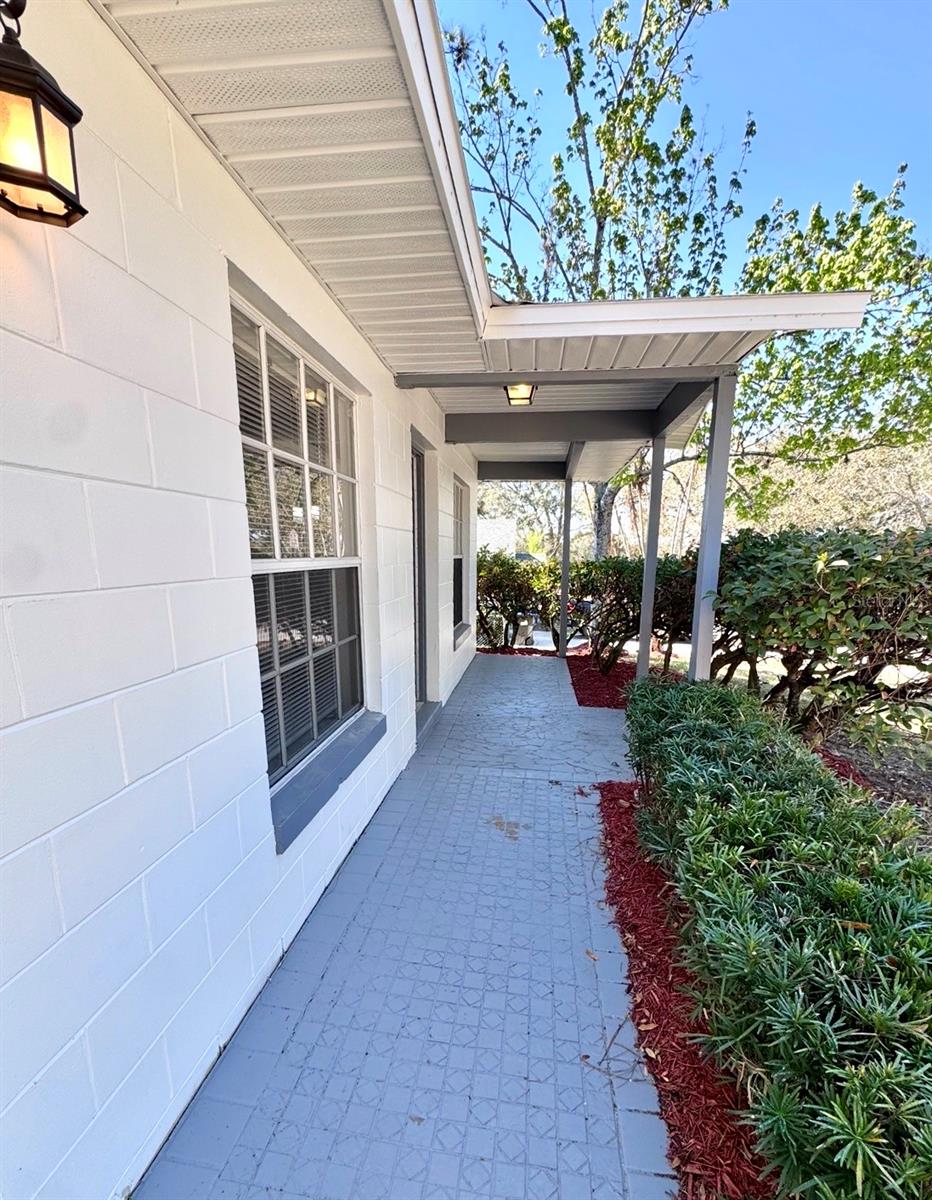 433 APOPKA HILLS CIRCLE