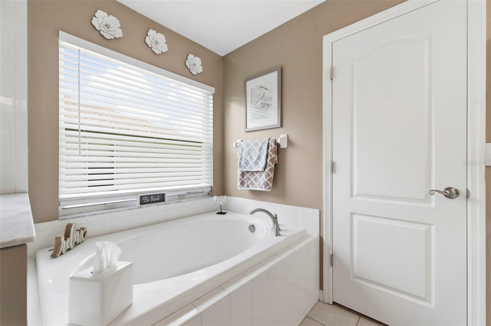 LEXINGTON OAKS PH 01 - Residential