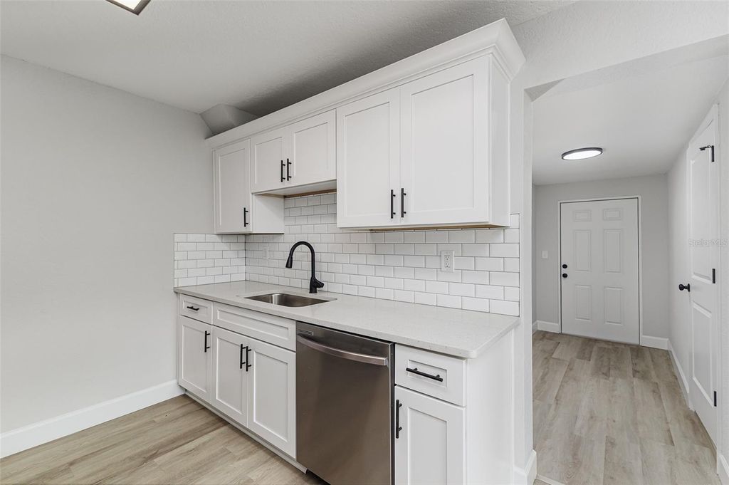 Photo of 151 NW 10th Drive, Mulberry, FL 33860 (MLS # L4960724)