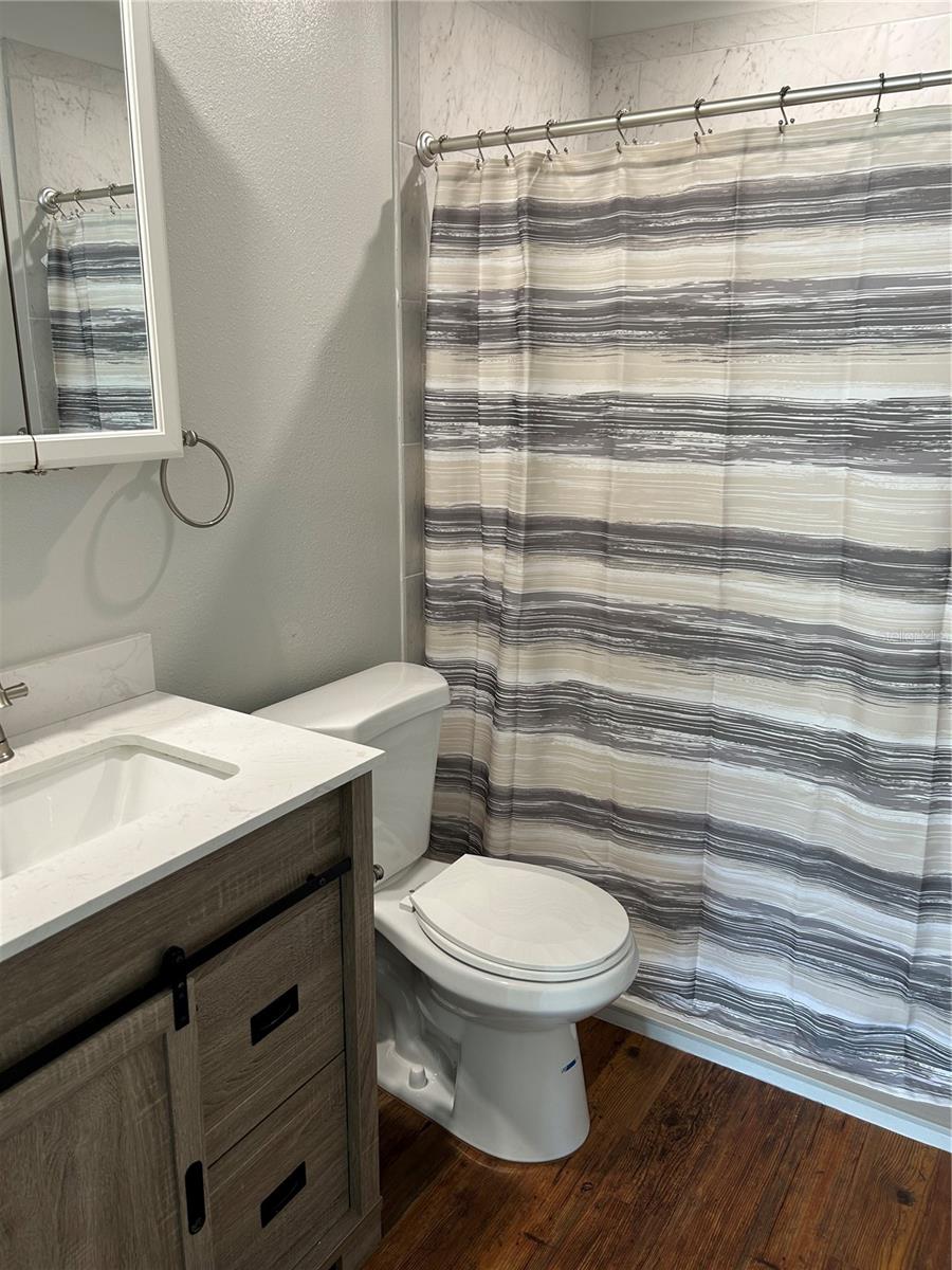 MIRROR LAKE SEC 2 - Residential Lease