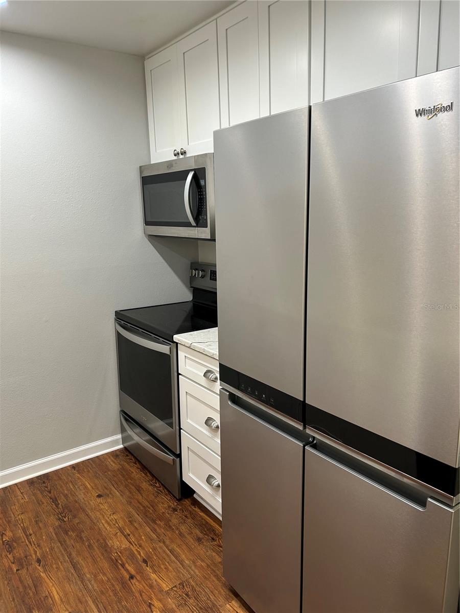 MIRROR LAKE SEC 2 - Residential Lease