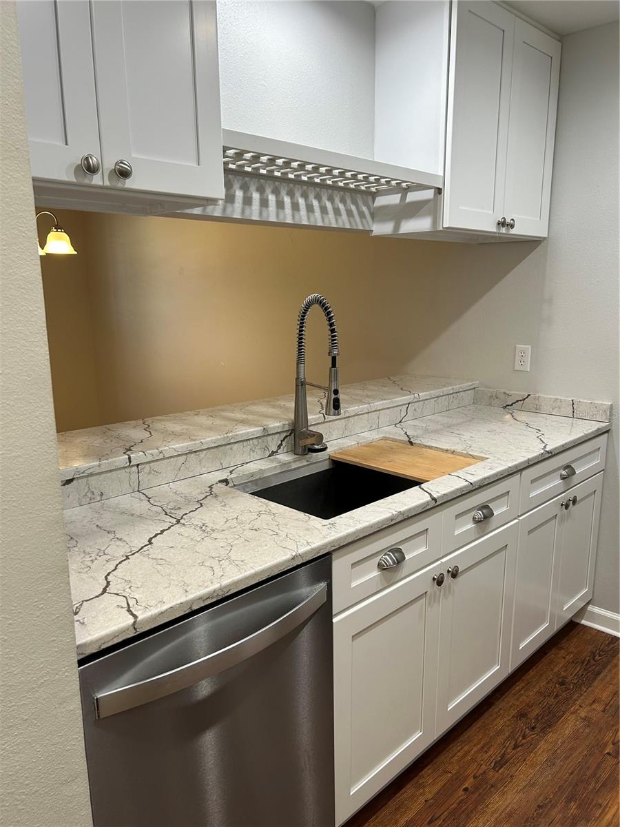 MIRROR LAKE SEC 2 - Residential Lease