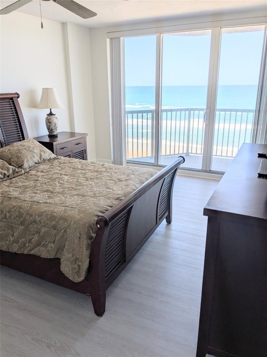 DIMUCCI TWIN TWRS NORTH & SOUT - Residential