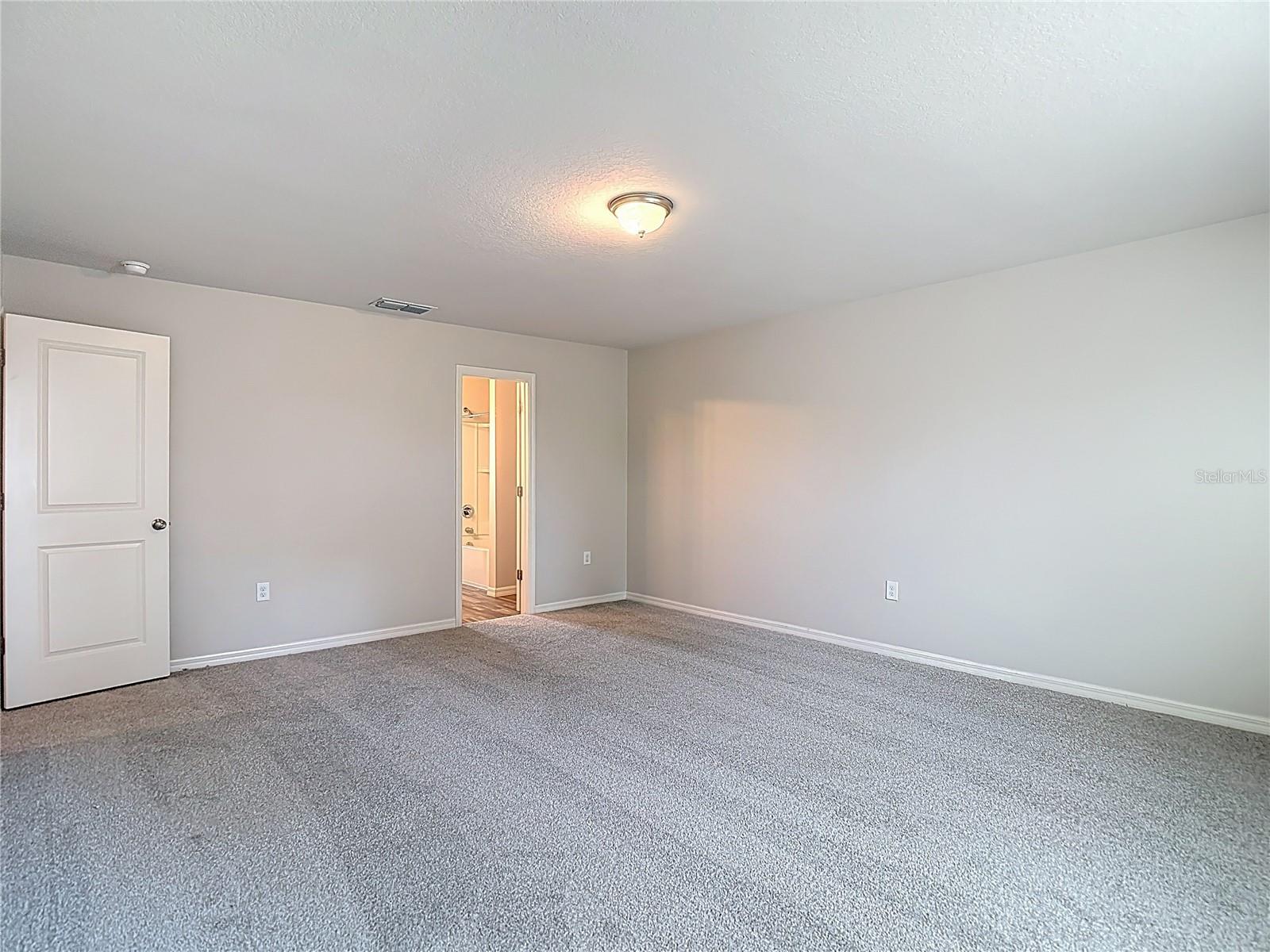 ROYAL HIGHLANDS - Residential