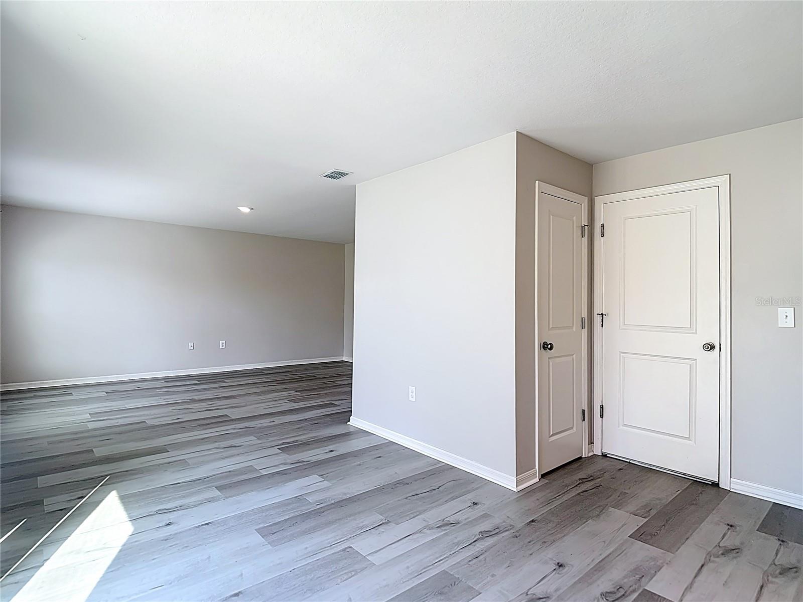 ROYAL HIGHLANDS - Residential