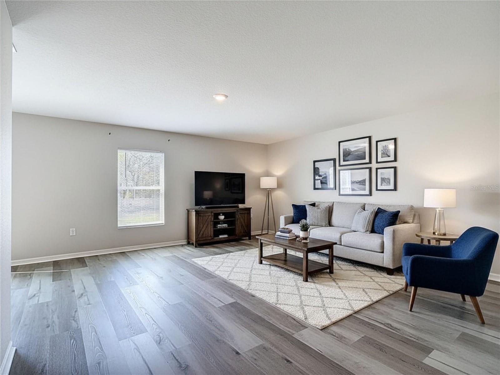 ROYAL HIGHLANDS - Residential