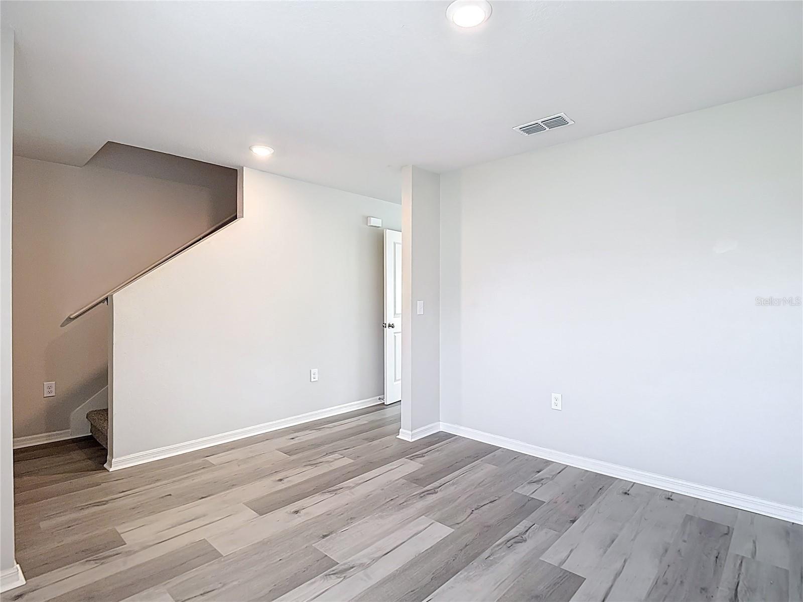 ROYAL HIGHLANDS - Residential