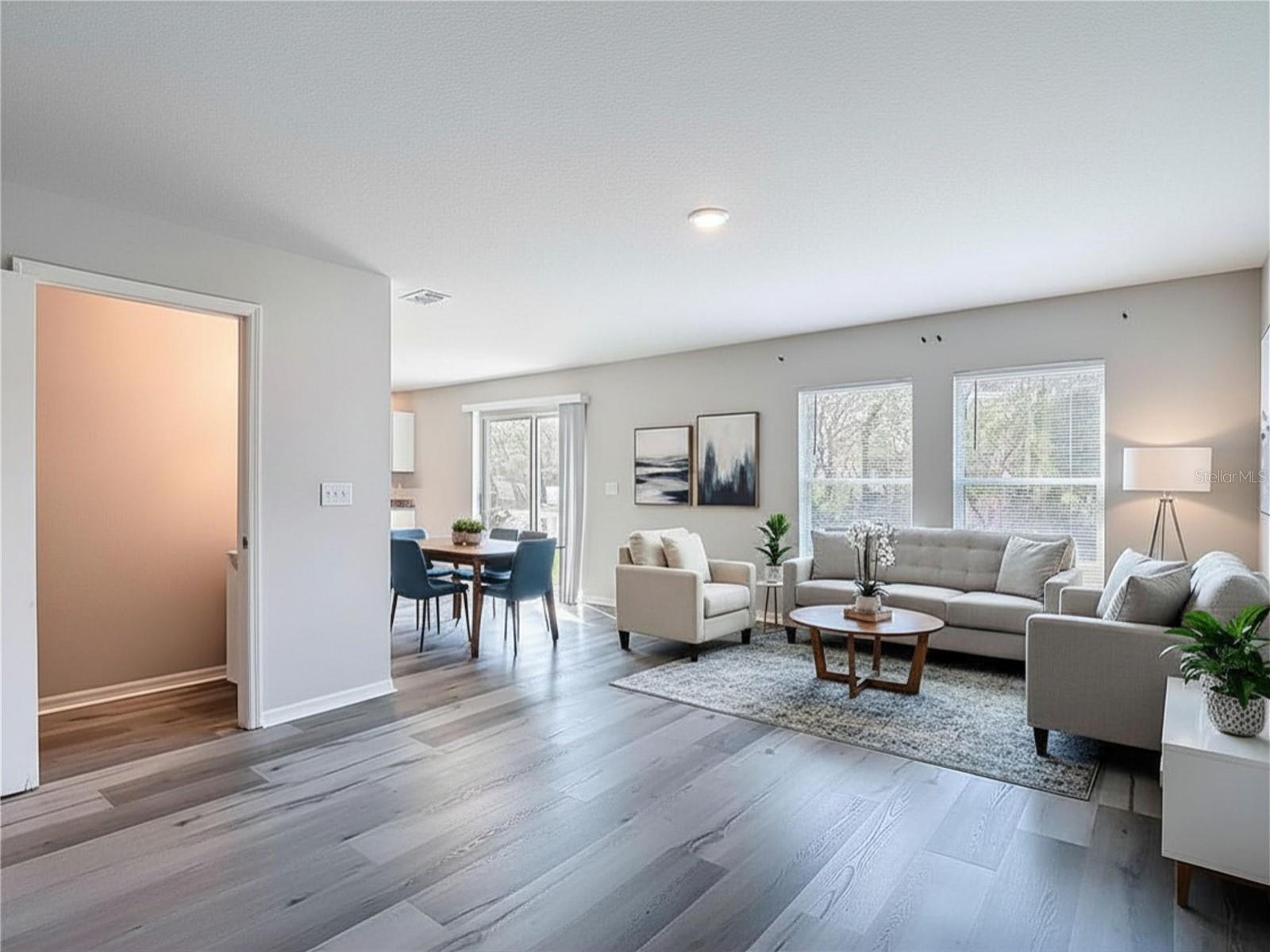 ROYAL HIGHLANDS - Residential