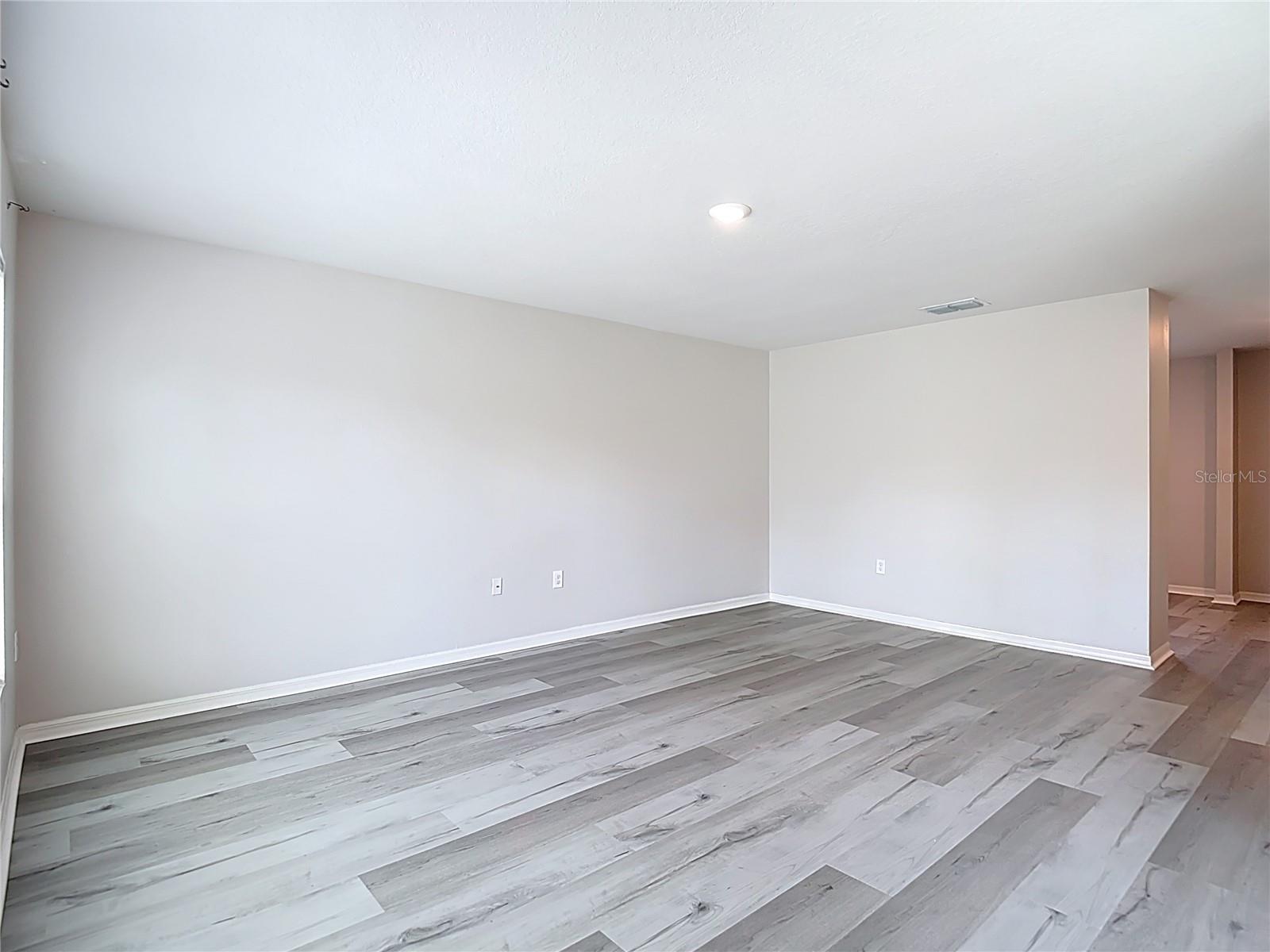 ROYAL HIGHLANDS - Residential