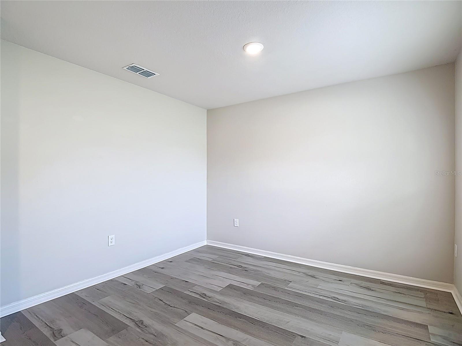 ROYAL HIGHLANDS - Residential