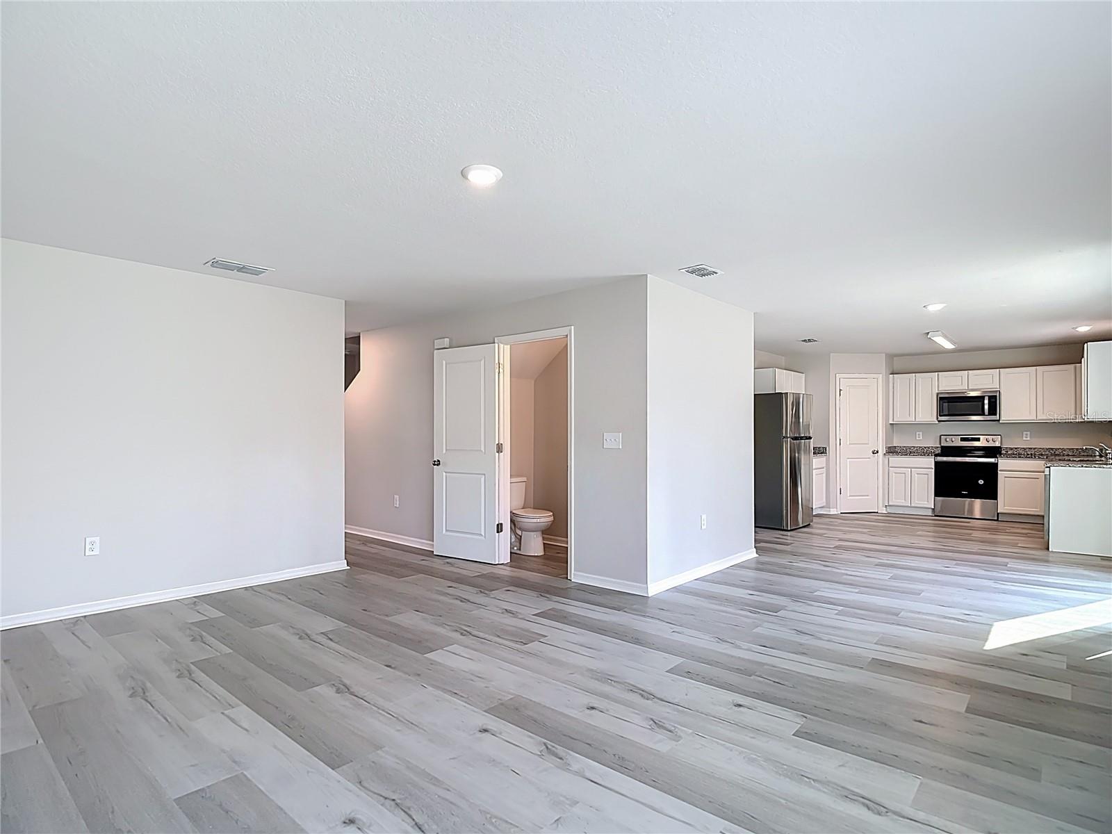 ROYAL HIGHLANDS - Residential