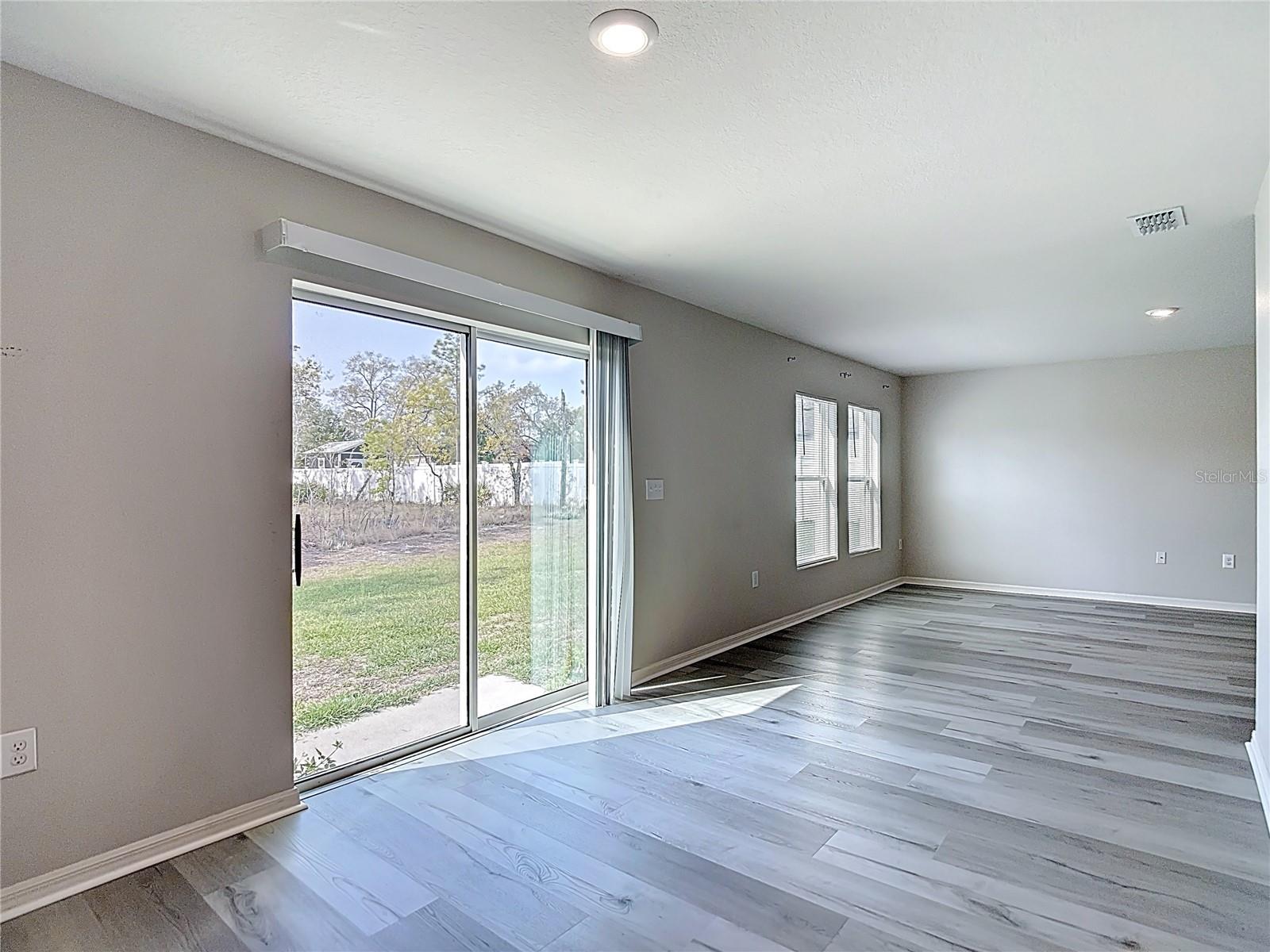 ROYAL HIGHLANDS - Residential