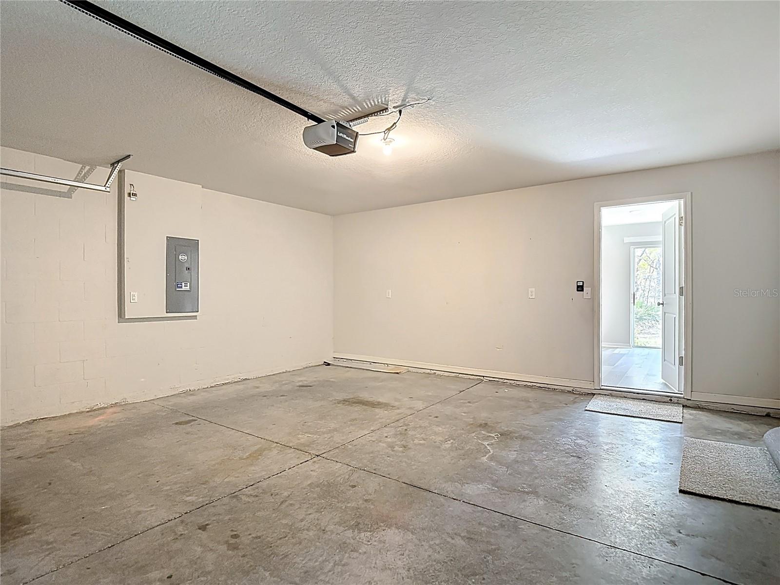 ROYAL HIGHLANDS - Residential